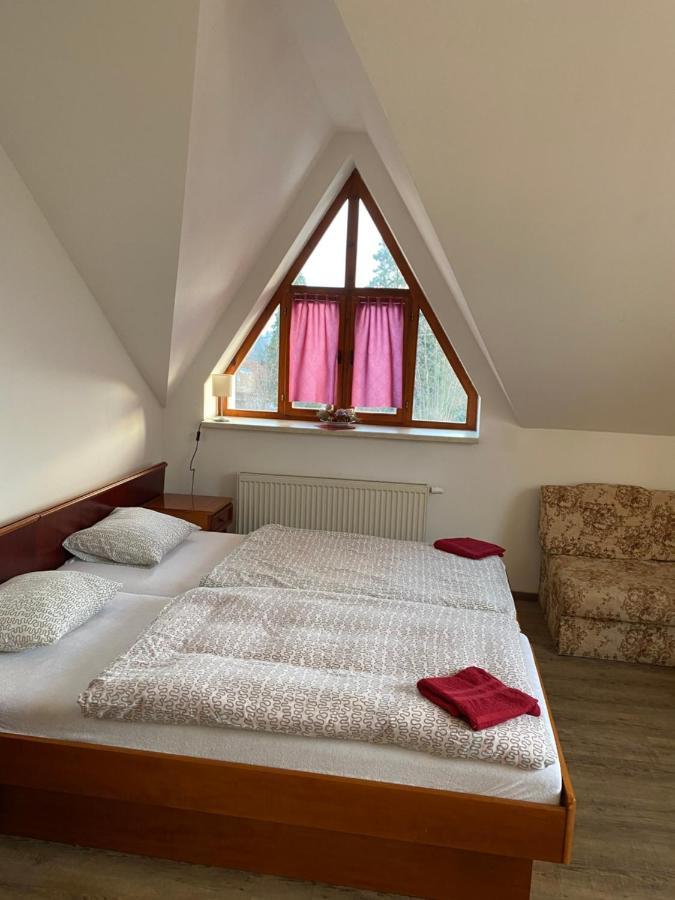 Restaurace U Vlkove Hotel Kamenice Luaran gambar