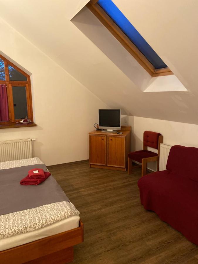 Restaurace U Vlkove Hotel Kamenice Luaran gambar