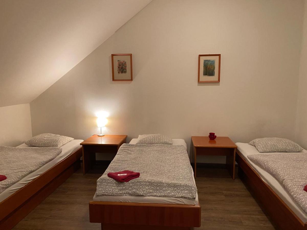 Restaurace U Vlkove Hotel Kamenice Luaran gambar